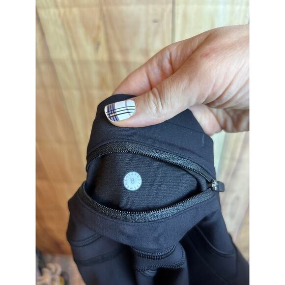 Lululemon Black High Rise 17" Cropped Leggings Size 8 - Picture 7 of 7